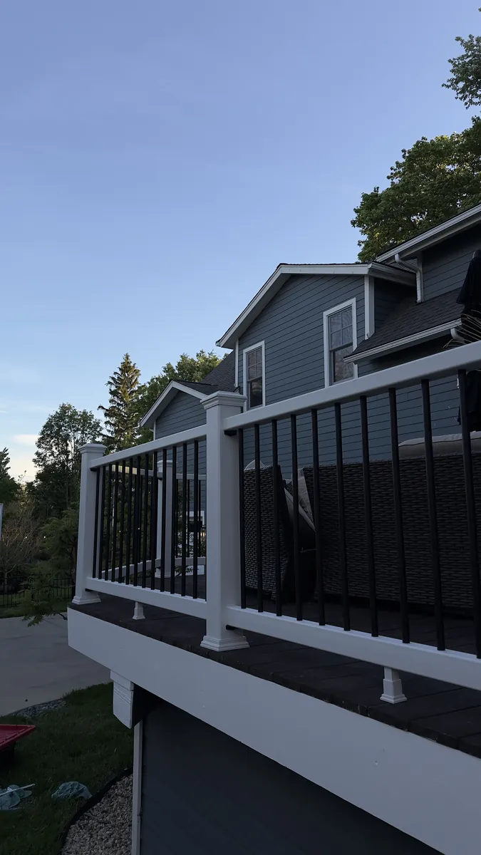 Composite railing detail